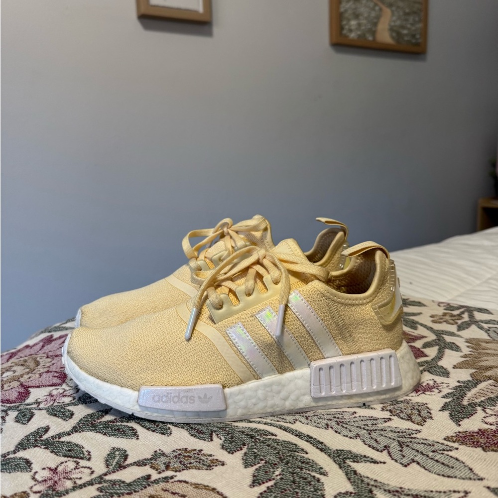 Adidas NMD R1 trainers in yellow and white